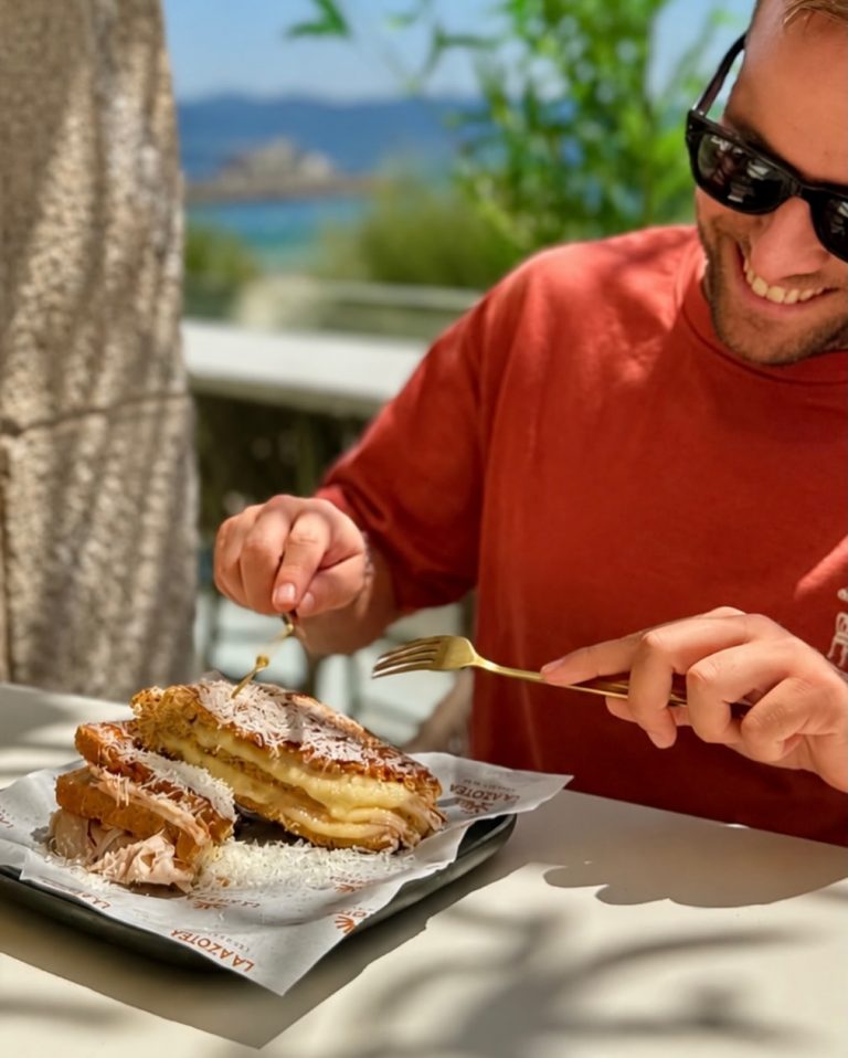 Como algo tan simple puede hacernos tan felices… ✨Y es que este NO es un sandwich cualquiera.Qu  768x958