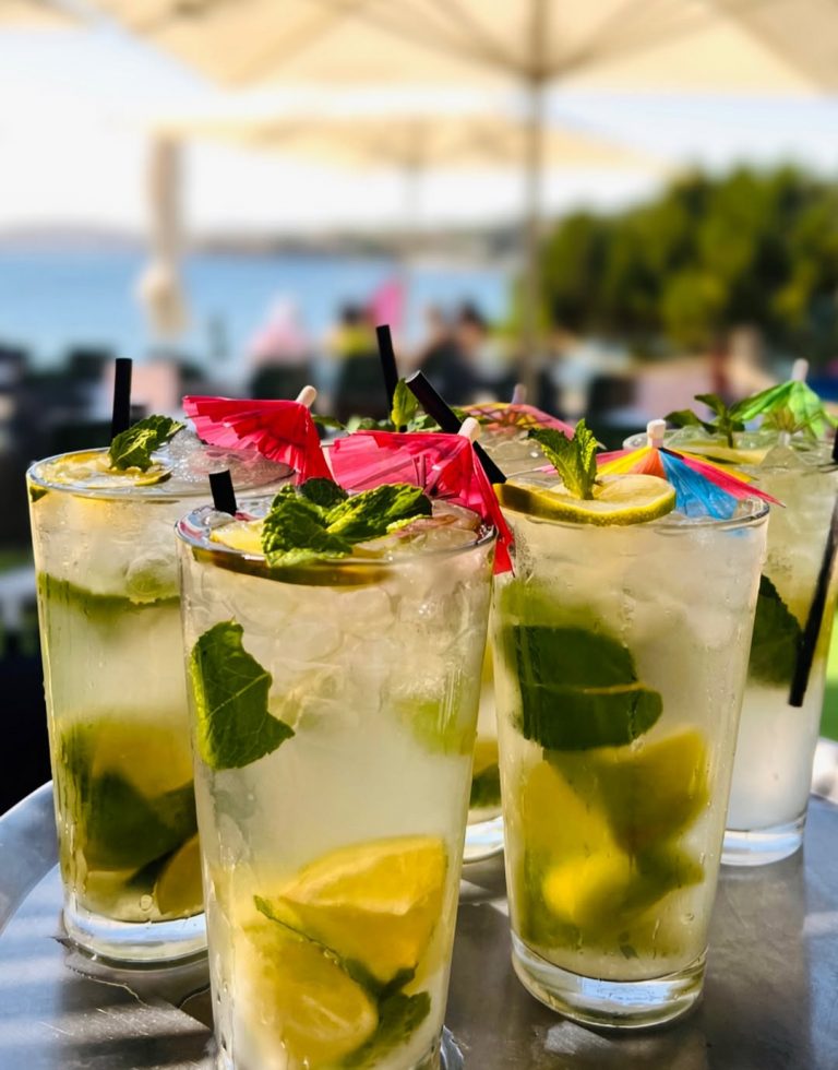 Mojitoooo 🍋🌴✨Siempre es una buena opcion y mas si es un Mojito en Hula Hula Bar 😉🌺Ademas t 768x980
